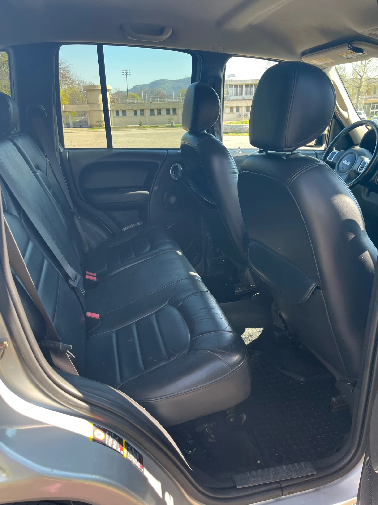 Jeep Cherokee, снимка 13 - Автомобили и джипове - 54158281