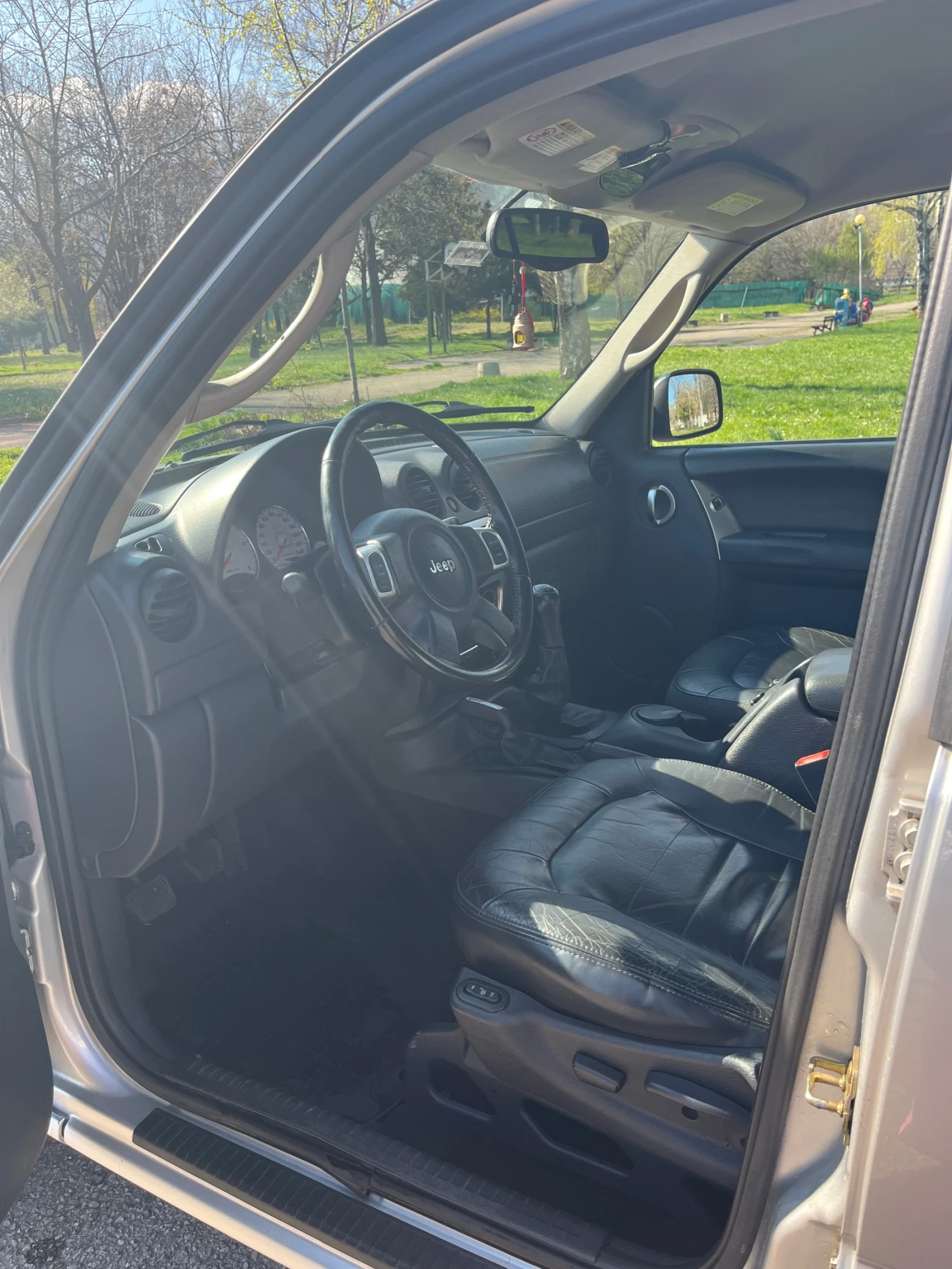 Jeep Cherokee, снимка 14 - Автомобили и джипове - 54158281