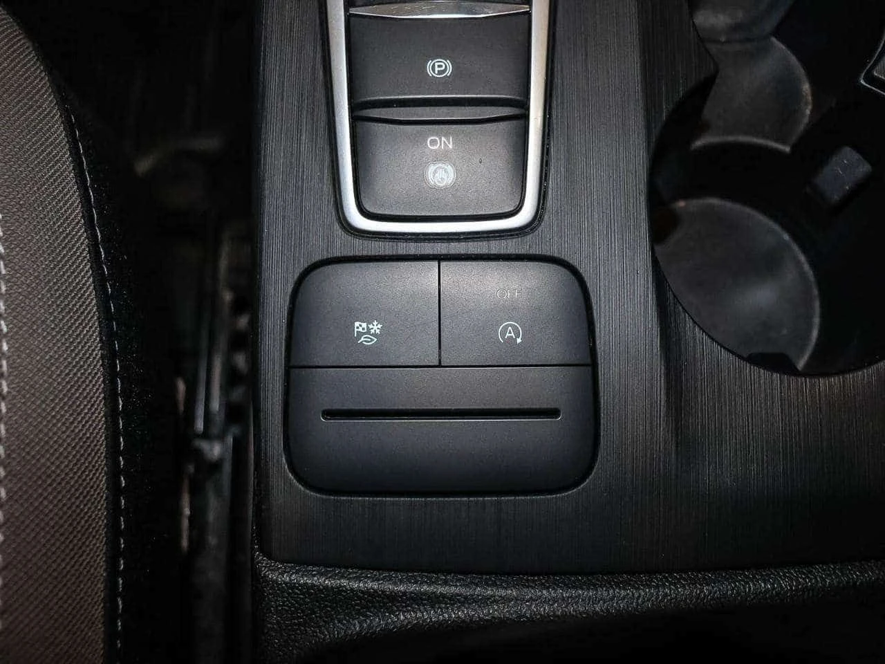 Ford Escape * SE * CARFAX * ЦЕНА ДО БГ, снимка 16 - Автомобили и джипове - 54615463