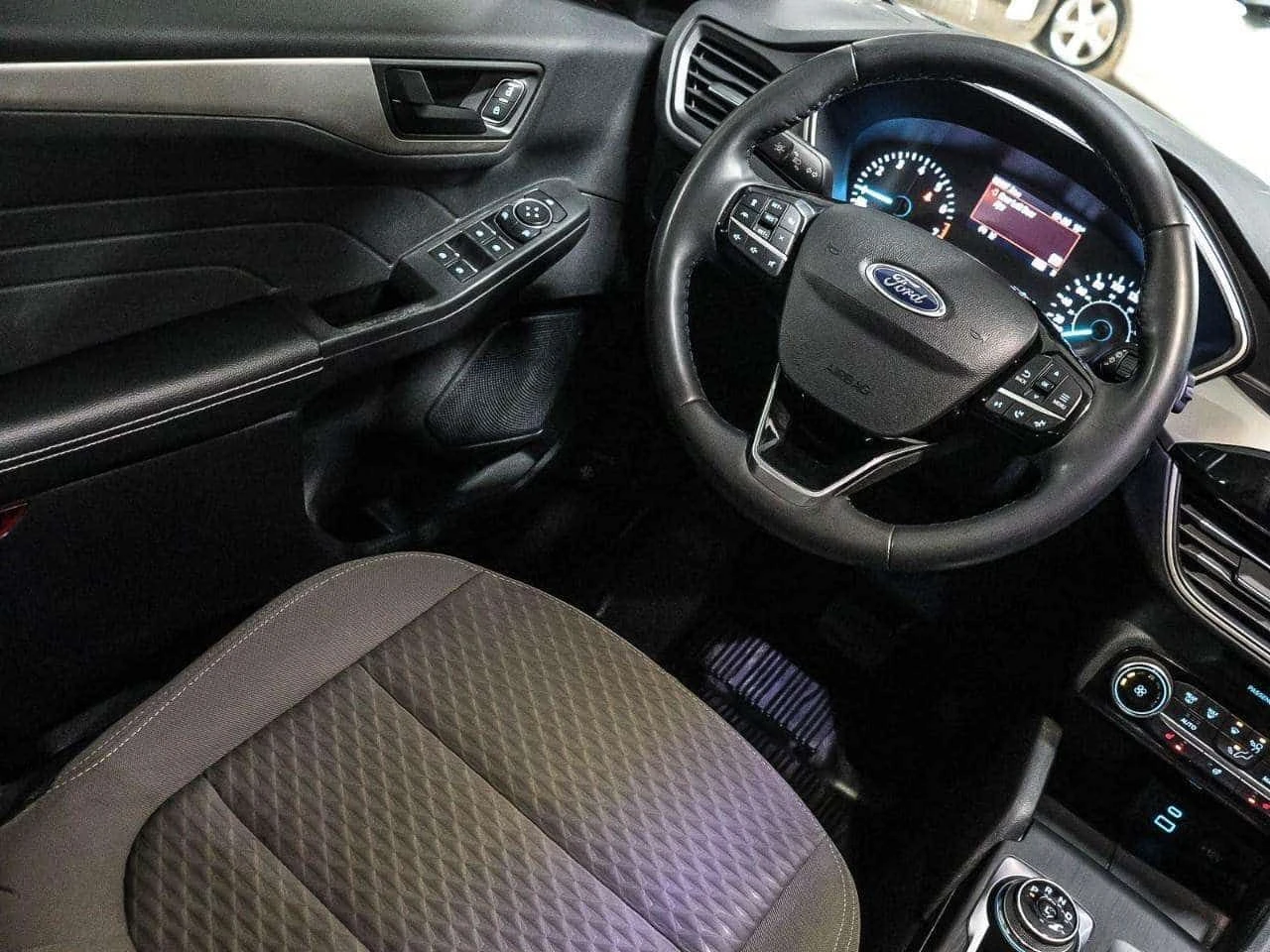 Ford Escape * SE * CARFAX * ЦЕНА ДО БГ, снимка 11 - Автомобили и джипове - 54615463