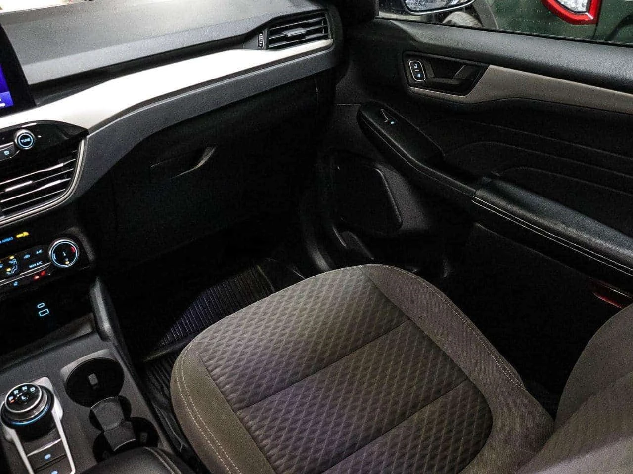 Ford Escape * SE * CARFAX * ЦЕНА ДО БГ, снимка 13 - Автомобили и джипове - 54615463