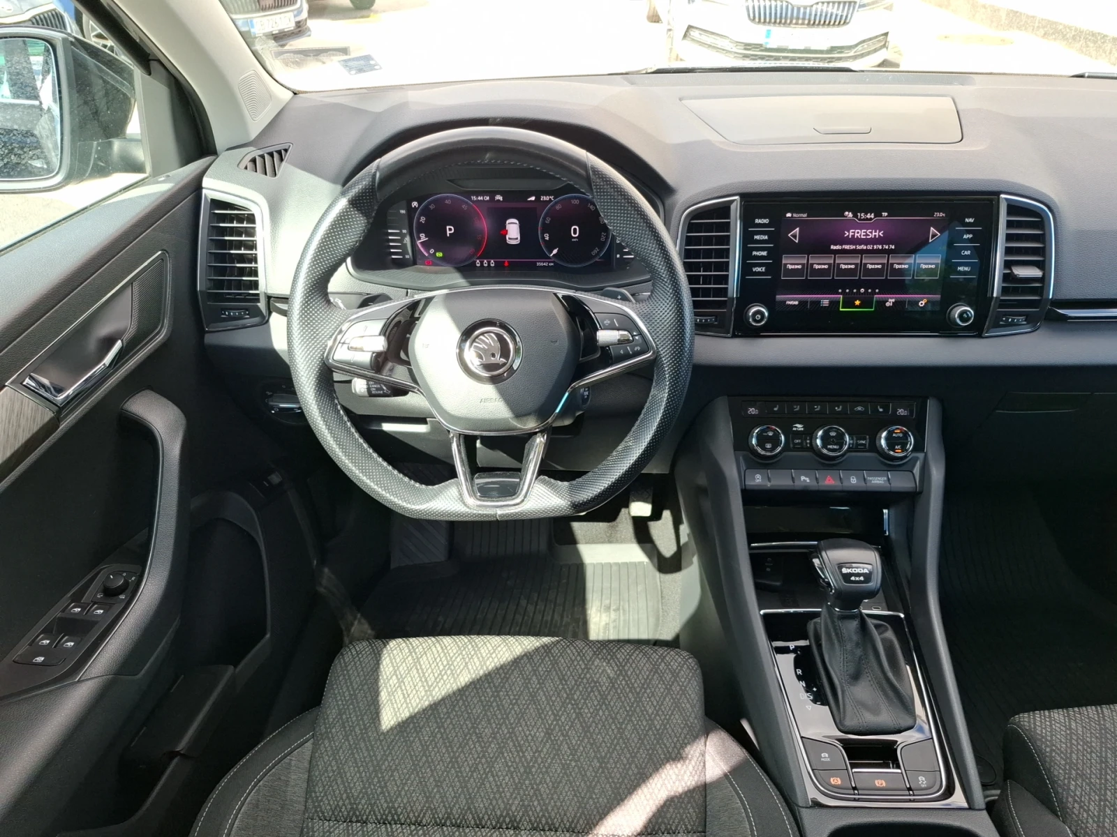 Skoda Karoq 2.0TDI/7DSG/4x4, снимка 9 - Автомобили и джипове - 54718503