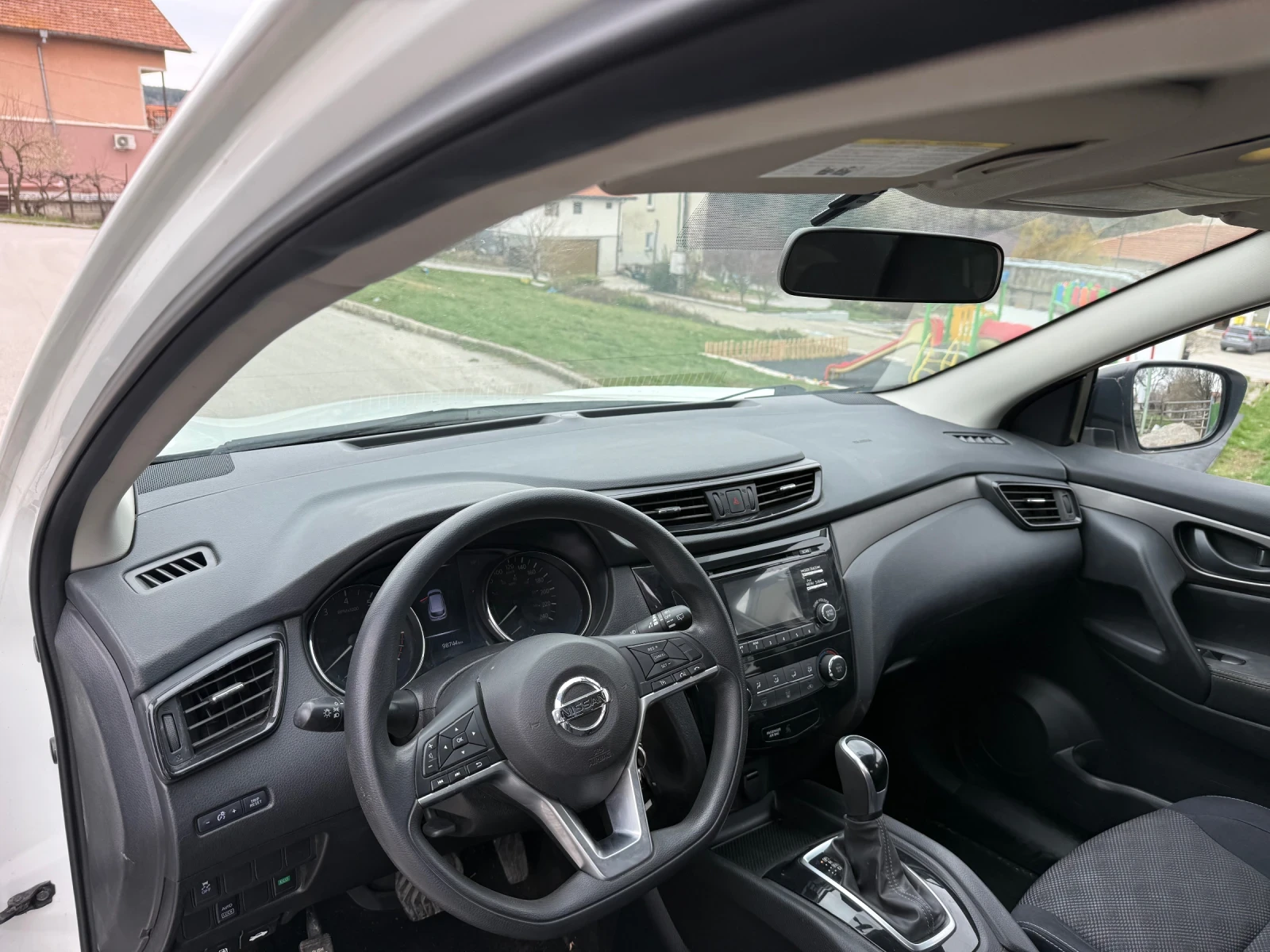 Nissan Qashqai, снимка 6 - Автомобили и джипове - 55126279
