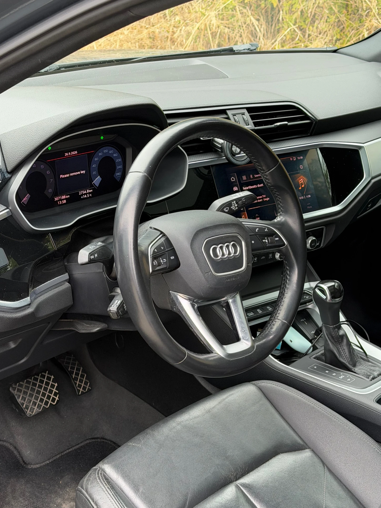 Audi Q3, снимка 6 - Автомобили и джипове - 56233485