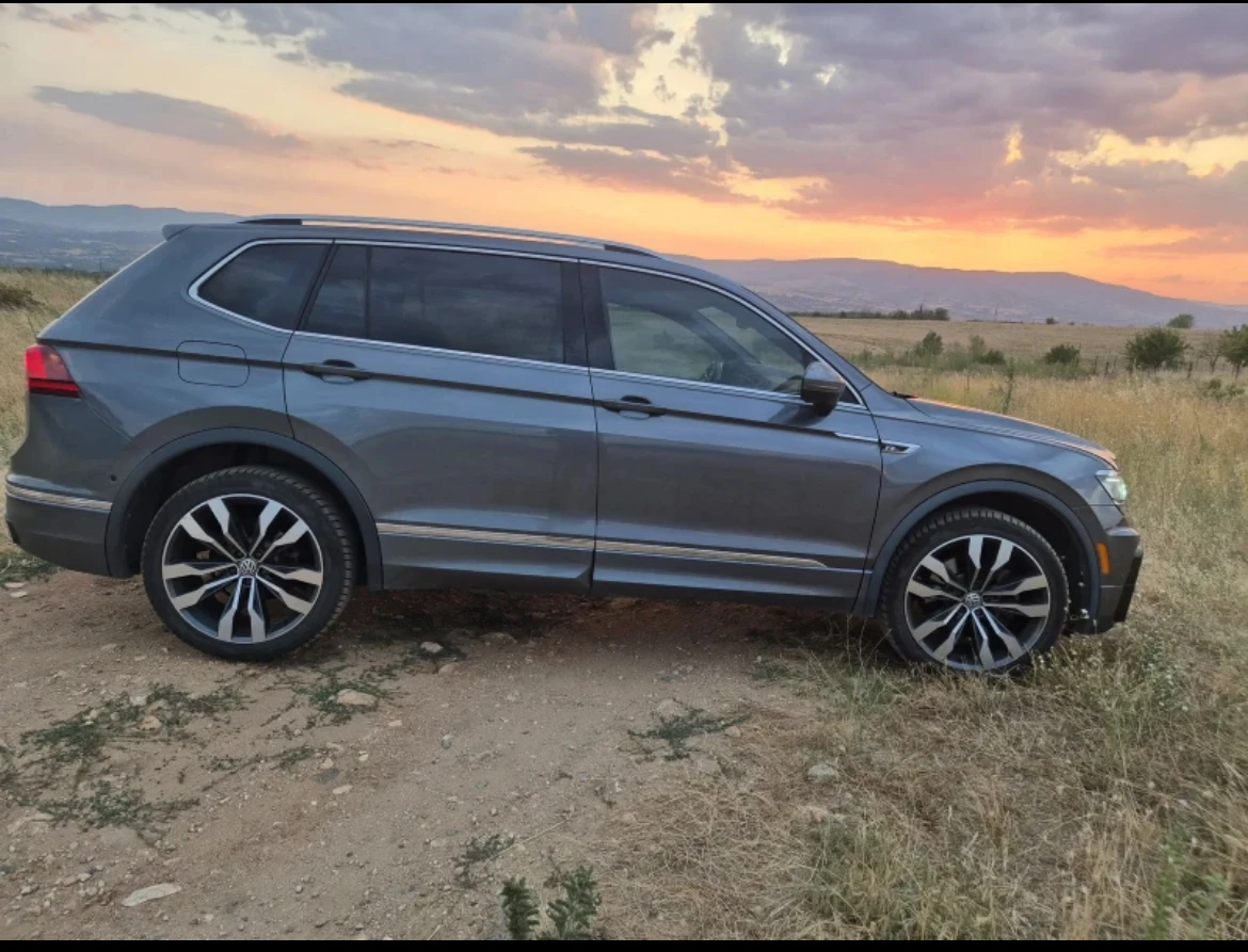 VW Tiguan 2.0TSI 190HP R-Line 4x4, снимка 3 - Автомобили и джипове - 56235125
