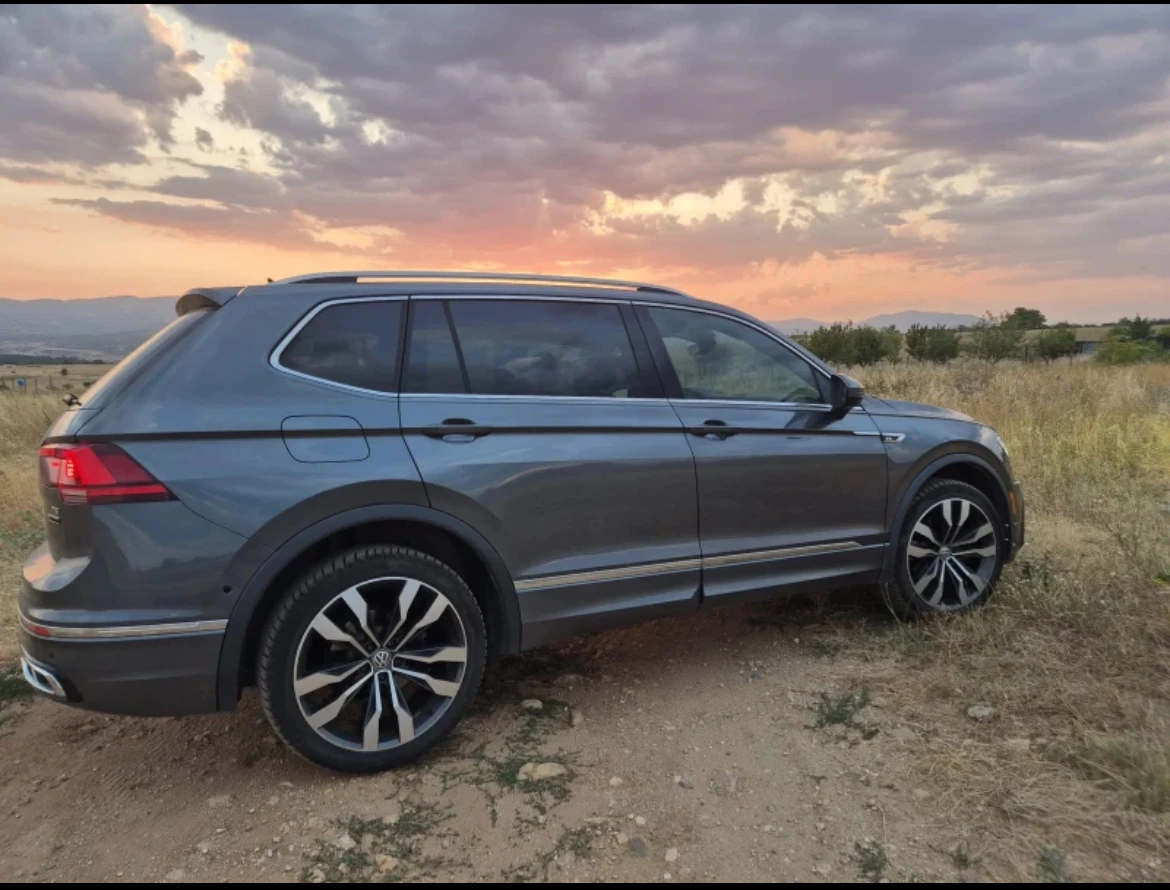 VW Tiguan 2.0TSI 190HP R-Line 4x4, снимка 2 - Автомобили и джипове - 56235125