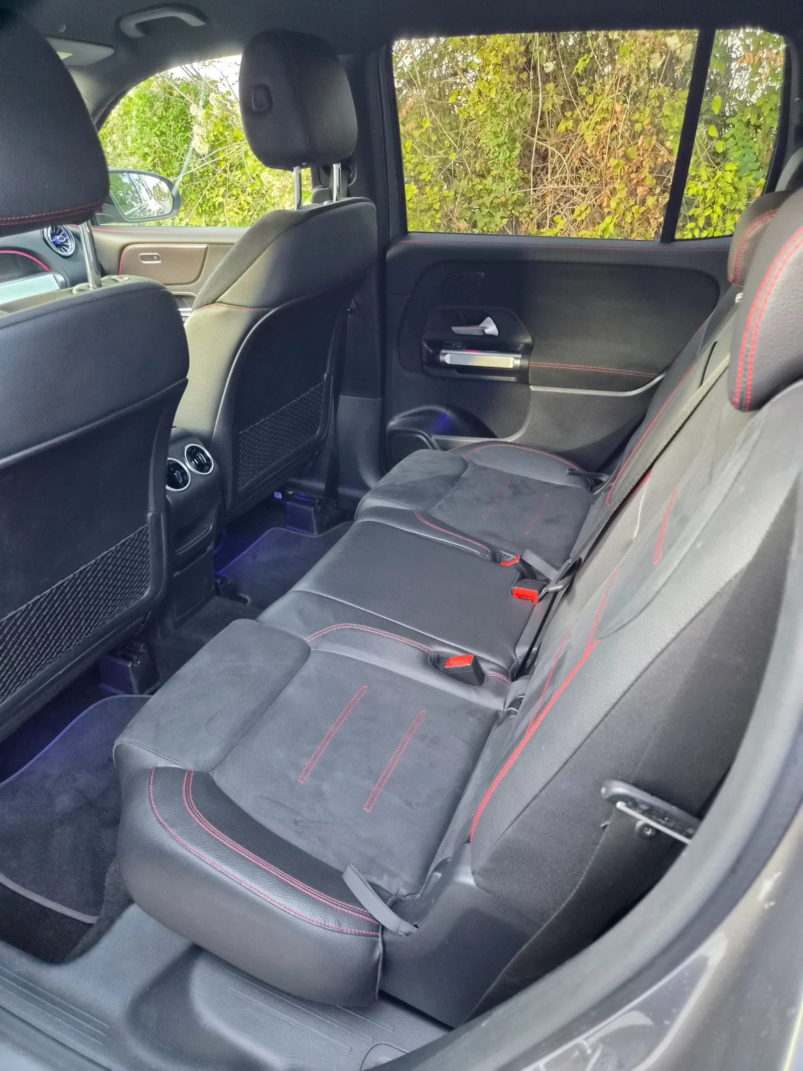 Mercedes-Benz GLB 220 D/4х4/7места/AMG/, снимка 10 - Автомобили и джипове - 56333111