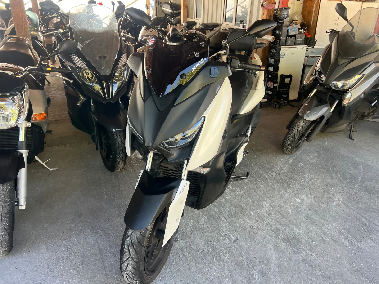 Yamaha X-max 300i ABS Lizing, снимка 2 - Мотоциклети и мототехника - 56685702