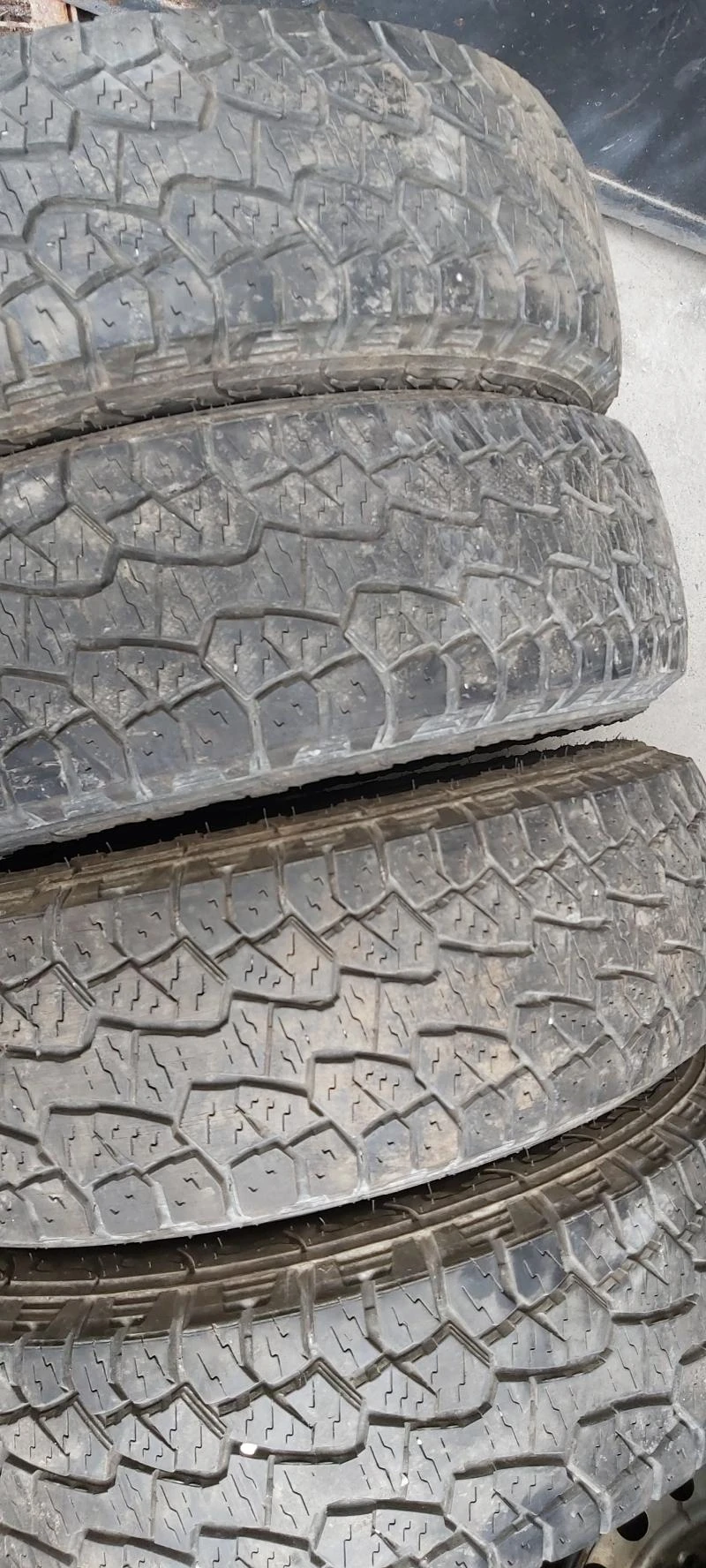 Гуми Всесезонни 205/70R15, снимка 2 - Гуми и джанти - 32927429