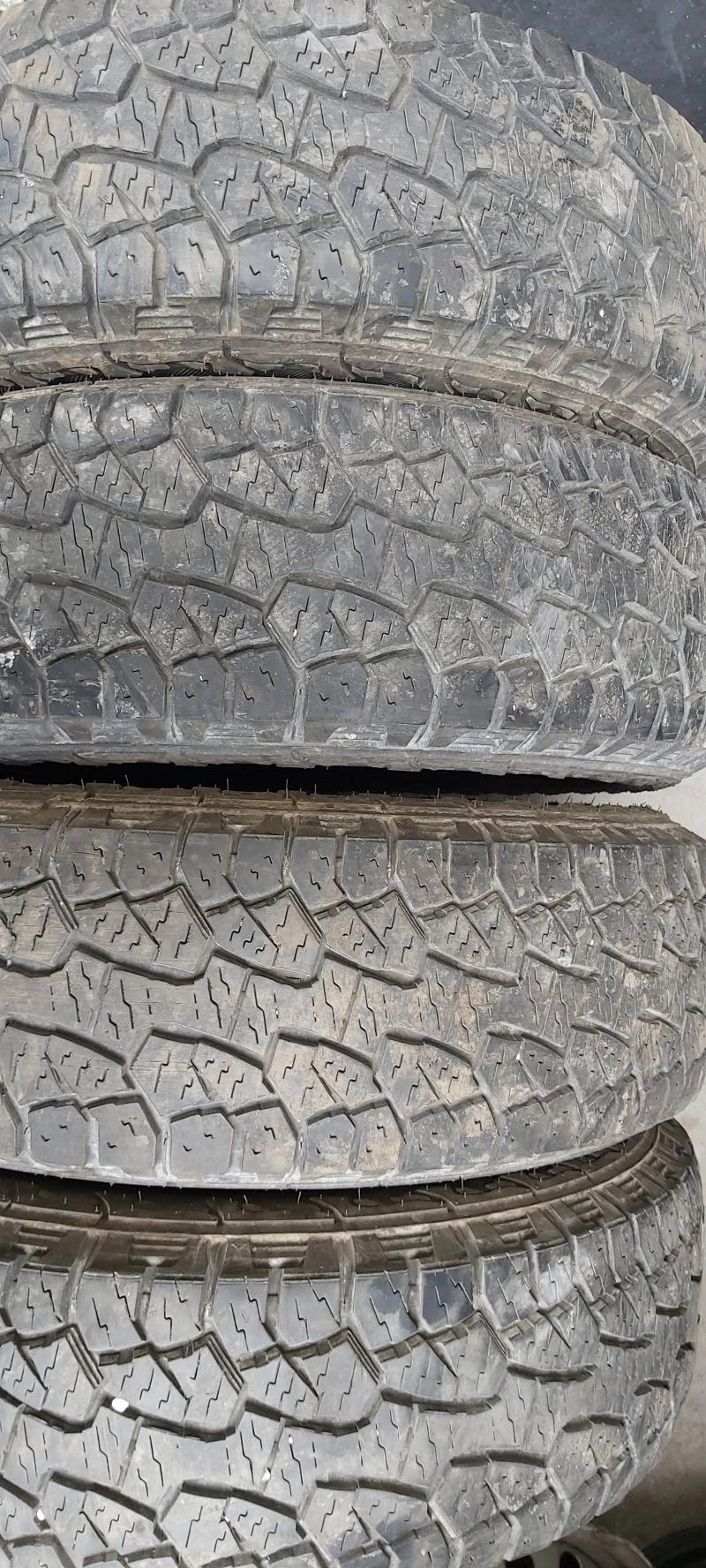 Гуми Всесезонни 205/70R15, снимка 1 - Гуми и джанти - 32927429