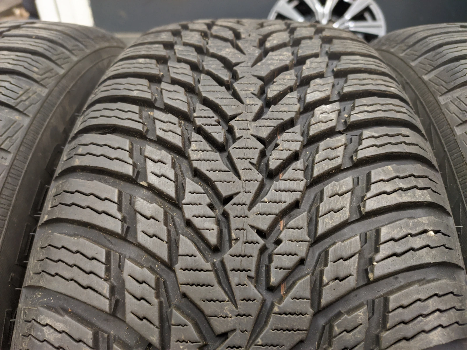  215/55R17 | Mobile.bg   2