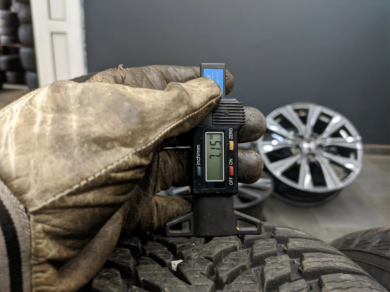  215/55R17 | Mobile.bg   6