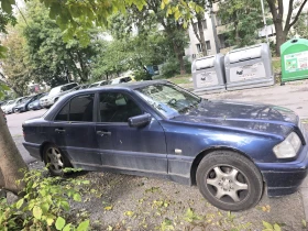 Mercedes-Benz C 200, снимка 4