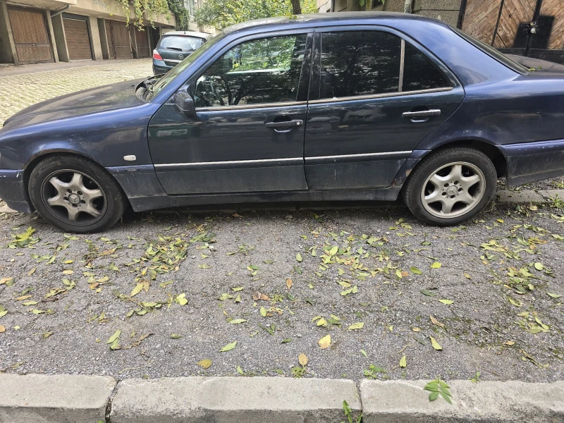 Mercedes-Benz C 200, снимка 3 - Автомобили и джипове - 47533038