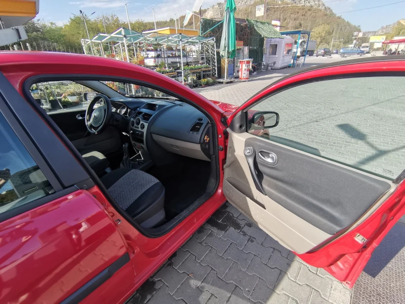 Renault Megane 2, снимка 8 - Автомобили и джипове - 48513391