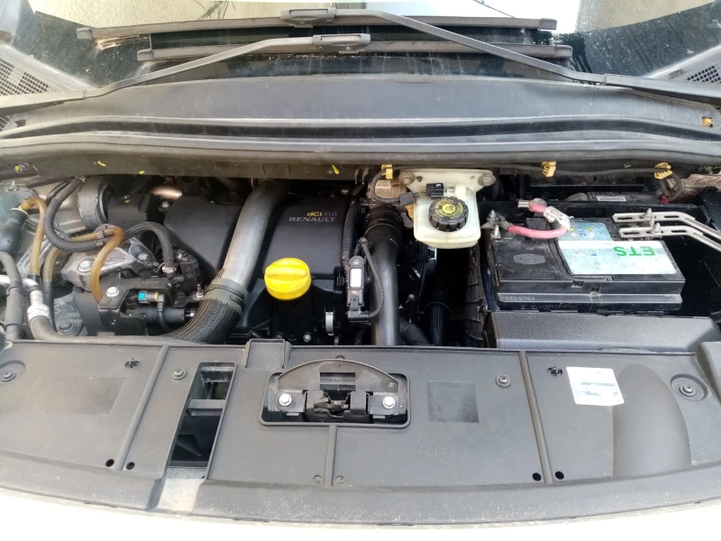 Renault Scenic, снимка 14 - Автомобили и джипове - 49498451