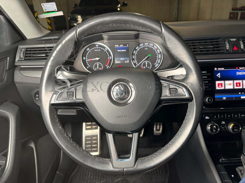 Skoda Superb 2.0 TDI DSG* 190PS* 4x4* KEYLESS-GO* , снимка 10 - Автомобили и джипове - 51570020