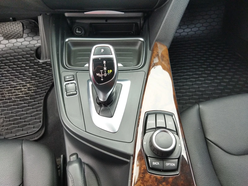 BMW 335 i xDrive, снимка 15 - Автомобили и джипове - 52646878