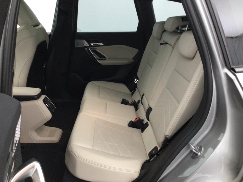 BMW iX1 xDrive30/313HP/M-SPORT/HUD/CAM/NAVI/LED/CPLAY, снимка 5 - Автомобили и джипове - 53097619