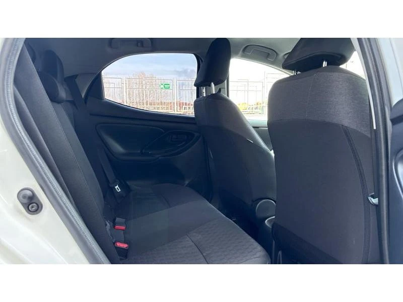 Toyota Yaris 1.5P FANCY, снимка 7 - Автомобили и джипове - 53368976