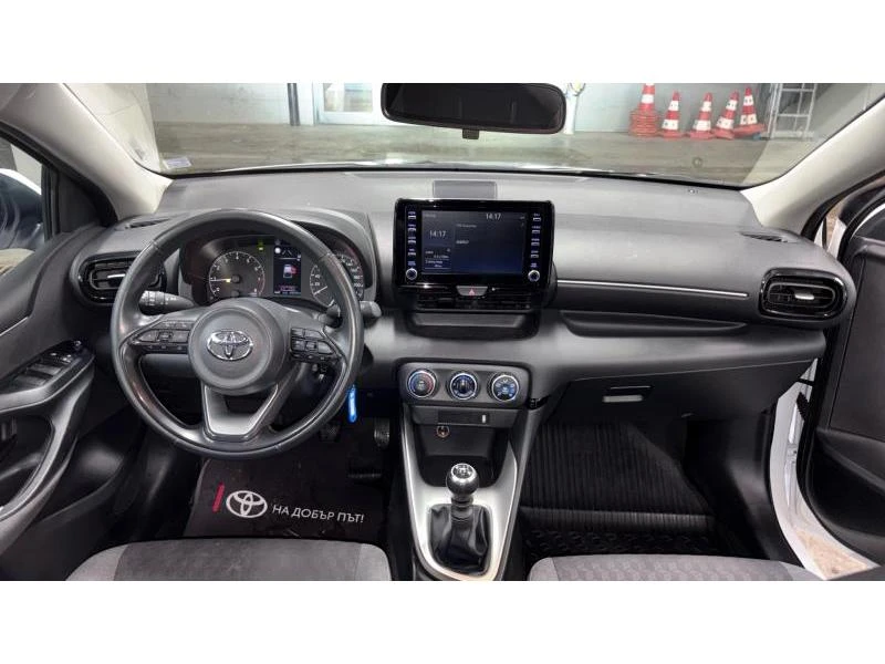 Toyota Yaris 1.5P FANCY, снимка 8 - Автомобили и джипове - 53368976