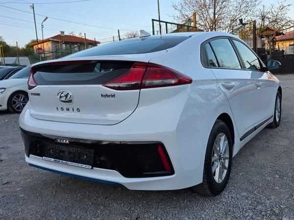 Hyundai Ioniq 1.6 HYBRID 140K.C. / АВТОМАТ / НАВИ / КАР-ПЛЕЙ, снимка 4 - Автомобили и джипове - 54436836