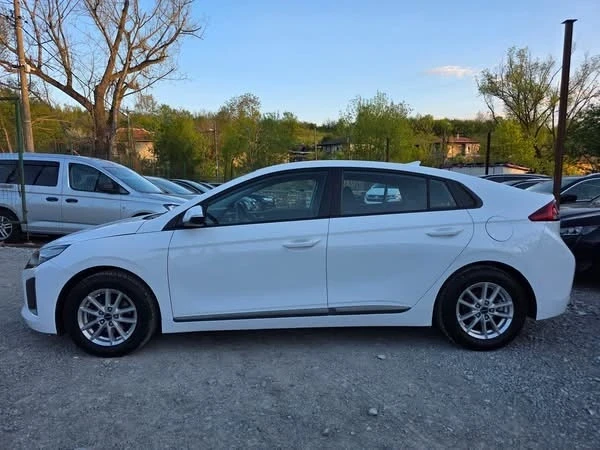 Hyundai Ioniq 1.6 HYBRID 140K.C. / АВТОМАТ / НАВИ / КАР-ПЛЕЙ, снимка 5 - Автомобили и джипове - 54436836