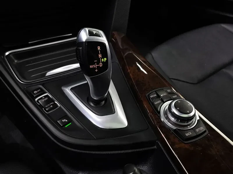 BMW 320 d, снимка 9 - Автомобили и джипове - 54590233