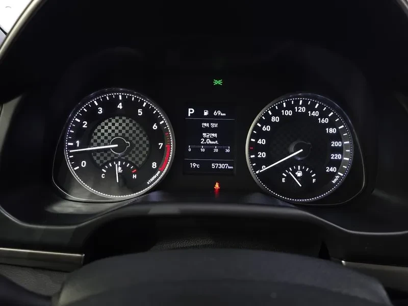 Hyundai Elantra 1.6 Smart Choice, снимка 8 - Автомобили и джипове - 56719553