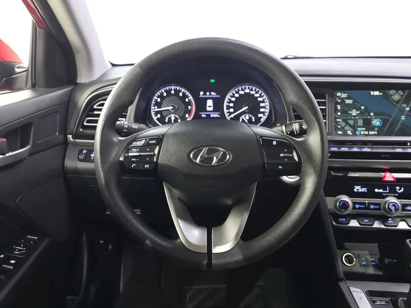Hyundai Elantra 1.6 Smart Choice, снимка 12 - Автомобили и джипове - 56719553