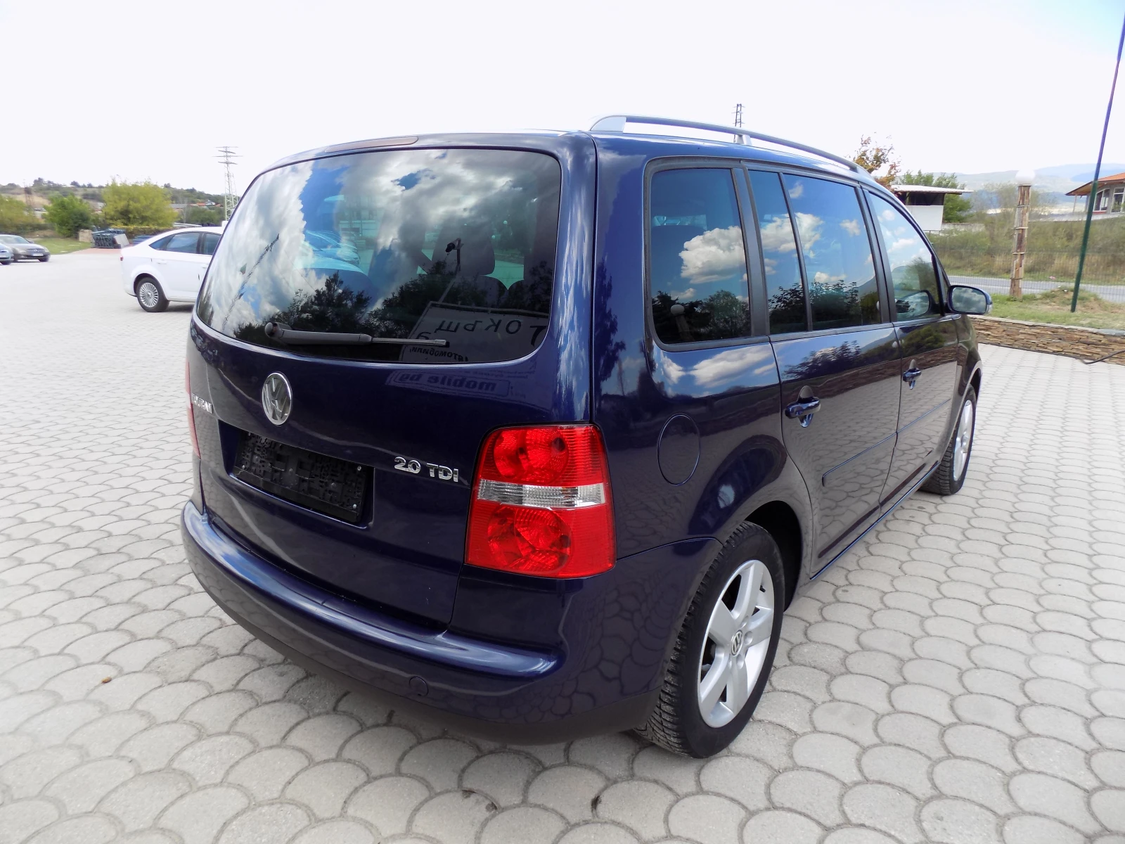 VW Touran 2.0TDI DSG 6+ 1 Места 140кс - изображение 5