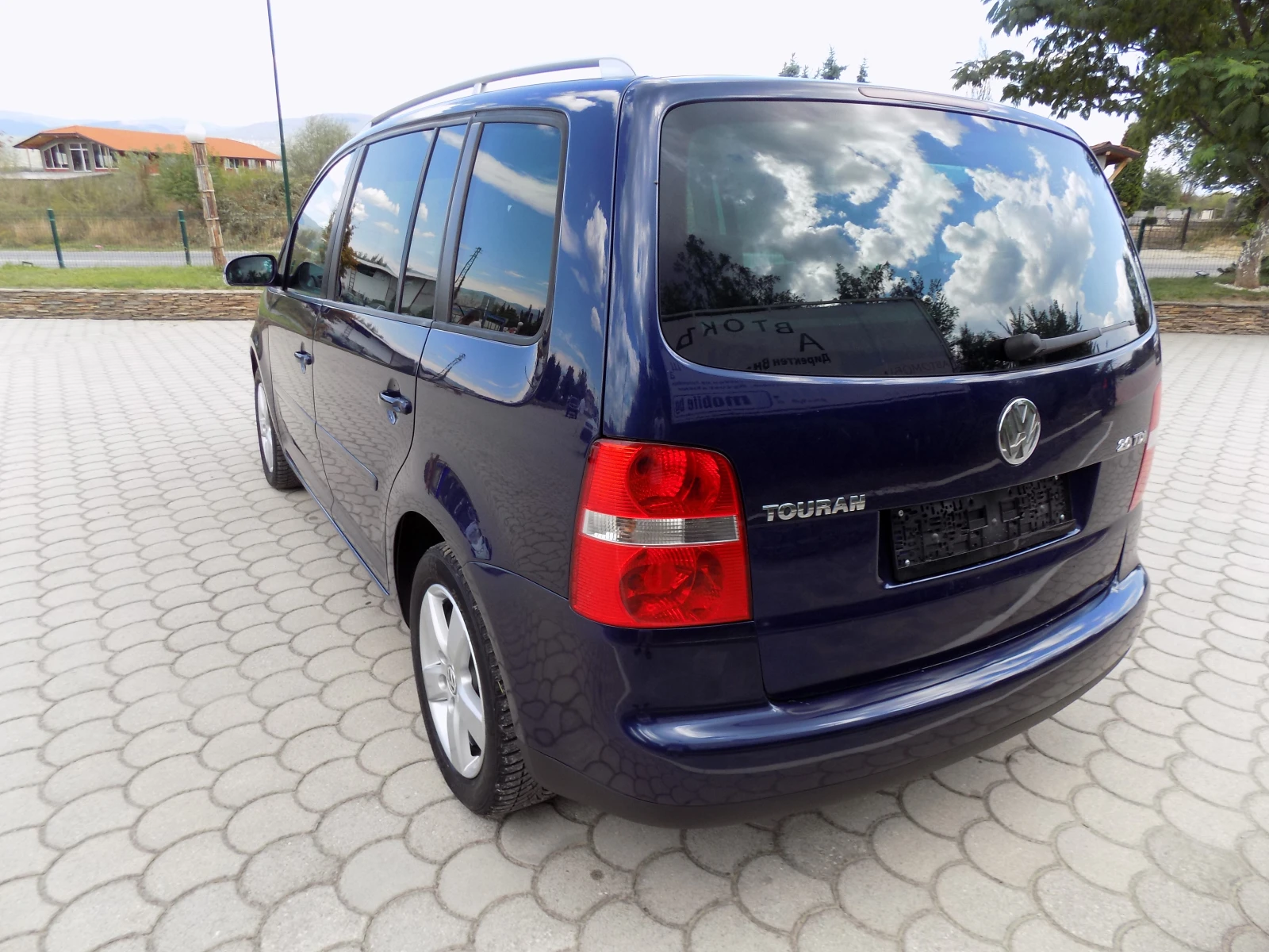 VW Touran 2.0TDI DSG 6+ 1 Места 140кс - изображение 7