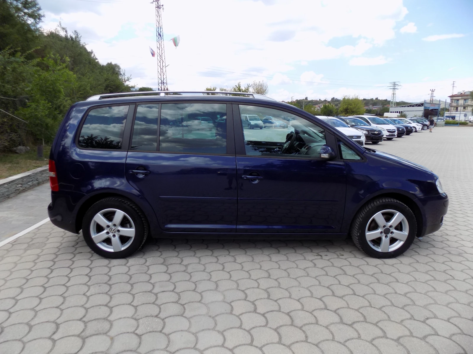 VW Touran 2.0TDI DSG 6+ 1 Места 140кс - изображение 4