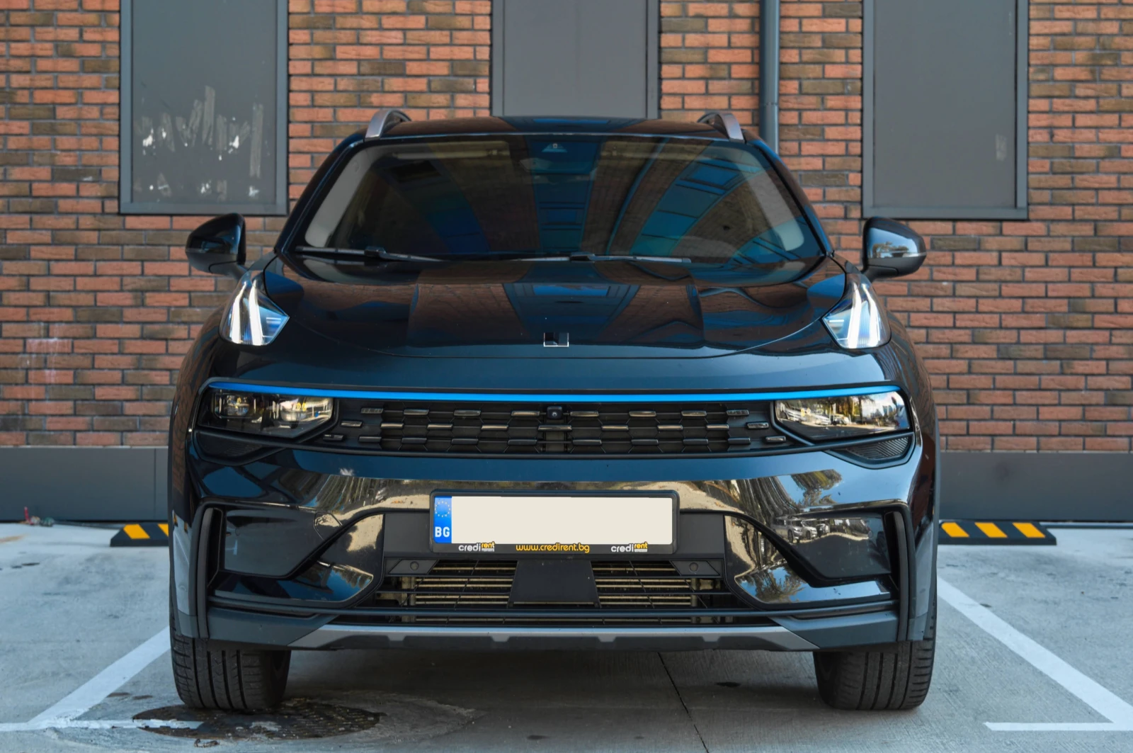 Lynk & Co 01 1.5TD Plug-in Hybrid DCTH - изображение 2