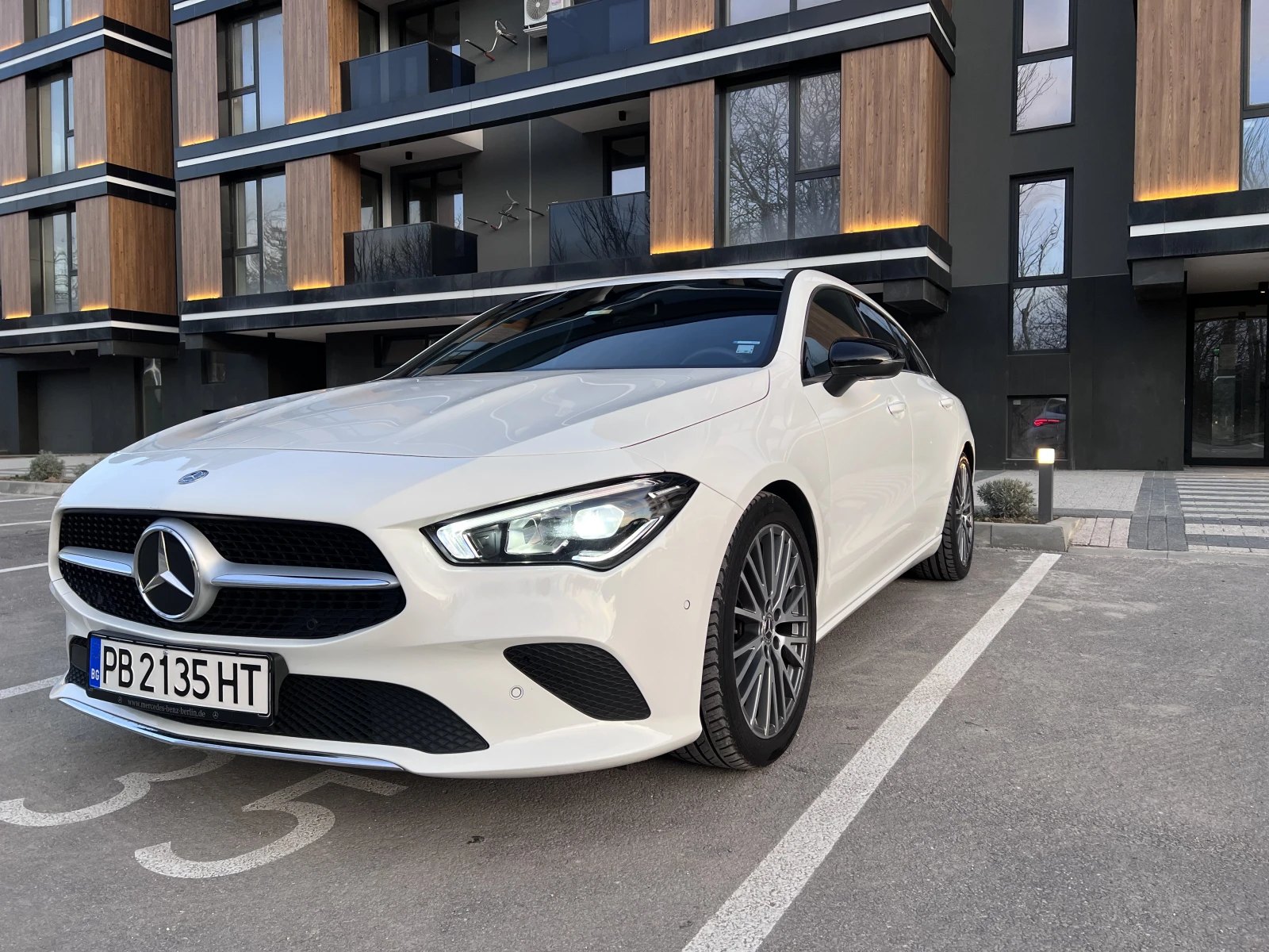 Mercedes-Benz CLA 200 d Shooting Brake - изображение 2