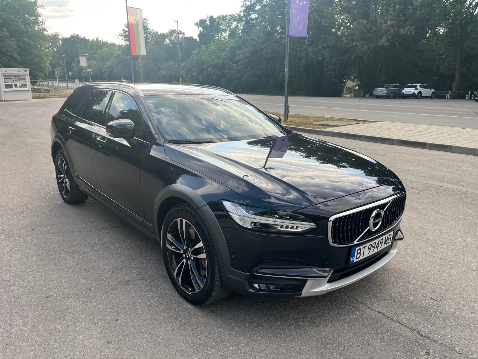 Volvo V90 Cross Country * РЕГИСТРИРАН* ОБСЛУЖЕН*  - изображение 7