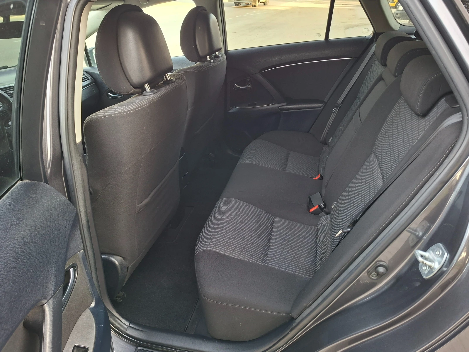 Toyota Avensis 2, 0D4D* NAVI* KAM* Klima, снимка 10 - Автомобили и джипове - 53879369