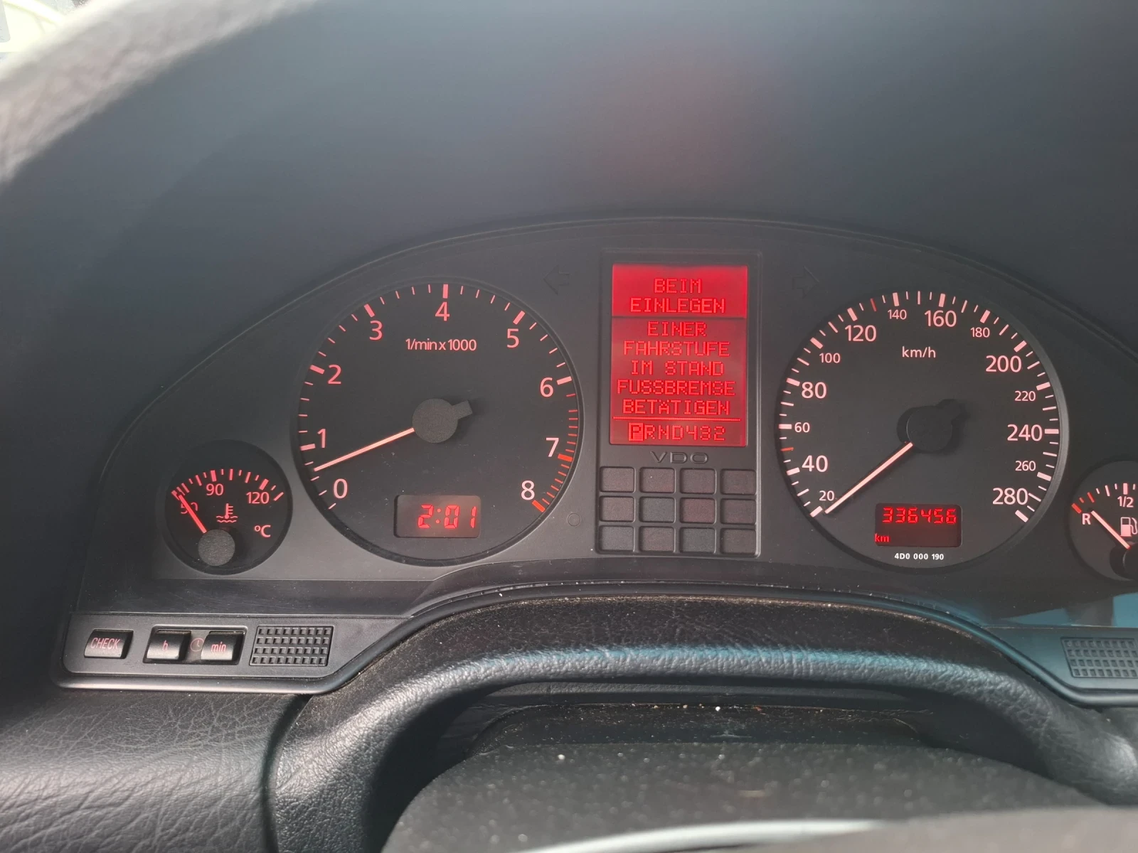 Audi A8 D2 3.7 FWD, снимка 4 - Автомобили и джипове - 53912563