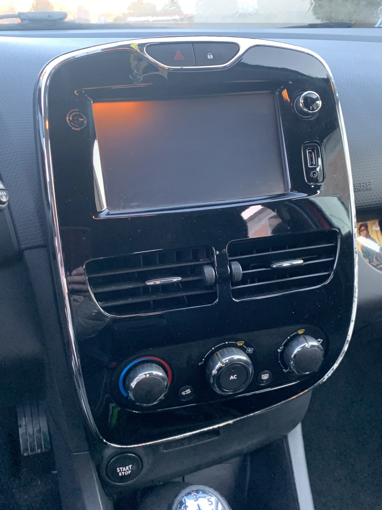 Renault Clio, снимка 6 - Автомобили и джипове - 53988765