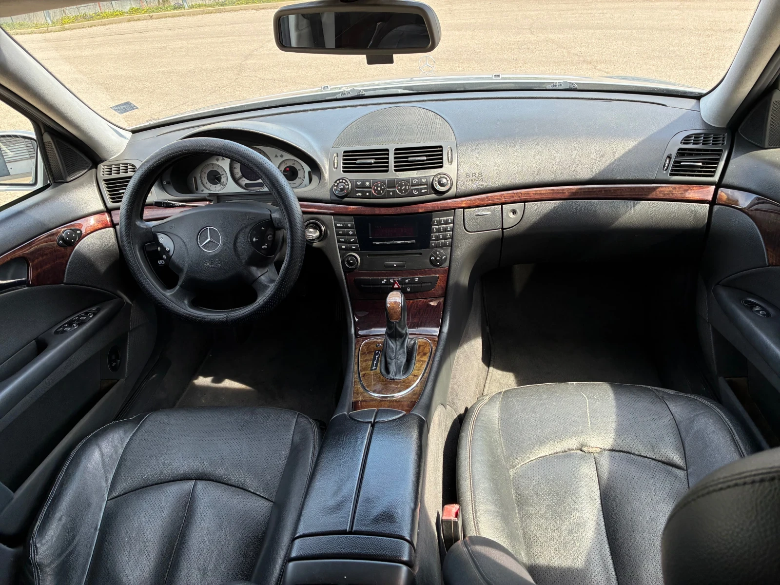 Mercedes-Benz E 270 Elegance , снимка 11 - Автомобили и джипове - 54081893