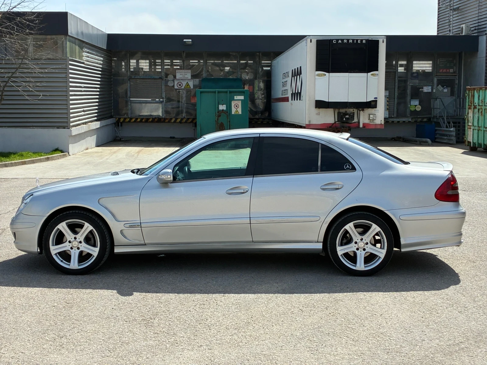 Mercedes-Benz E 270 Elegance , снимка 5 - Автомобили и джипове - 54081893