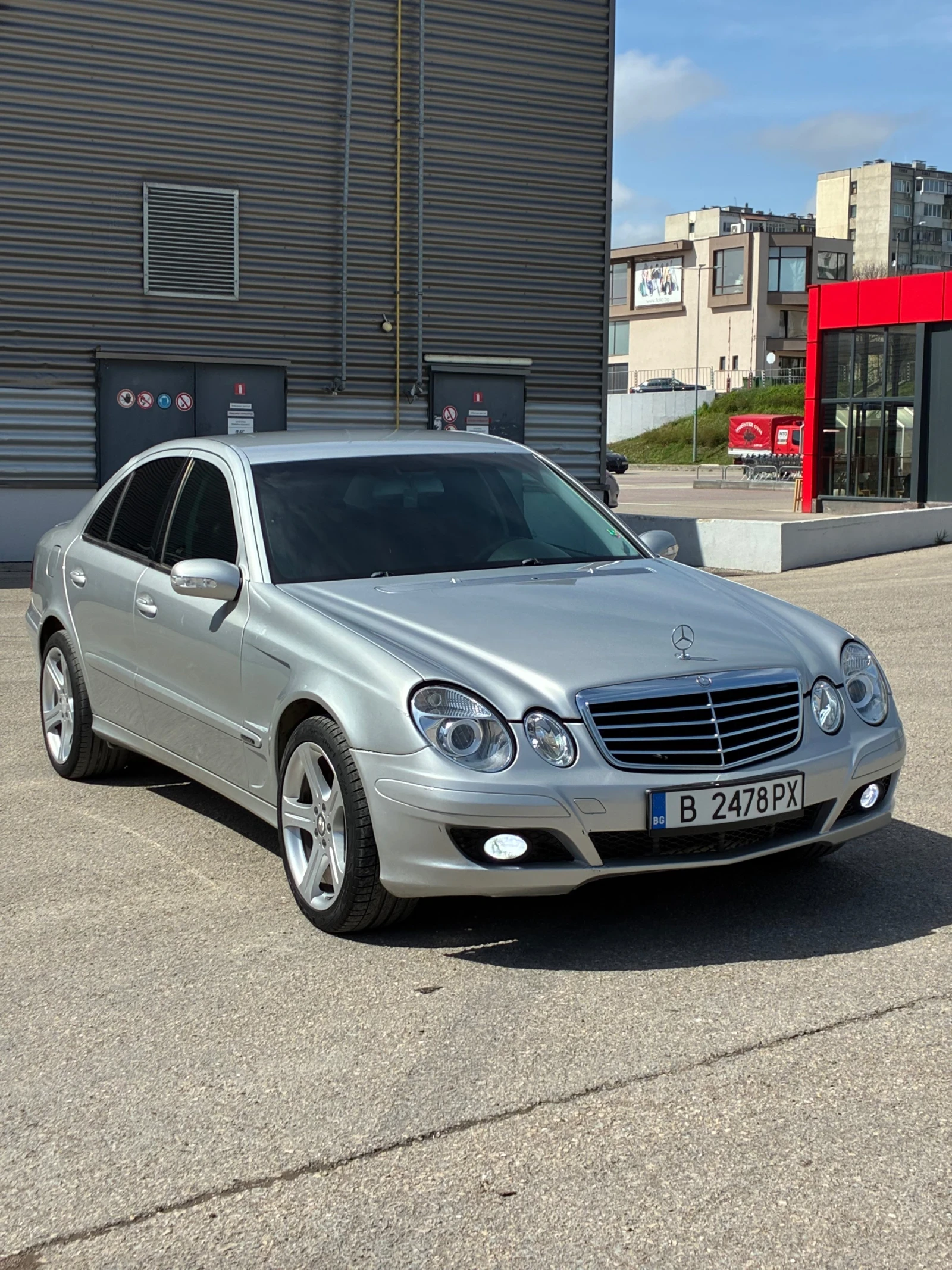 Mercedes-Benz E 270 Elegance , снимка 2 - Автомобили и джипове - 54081893