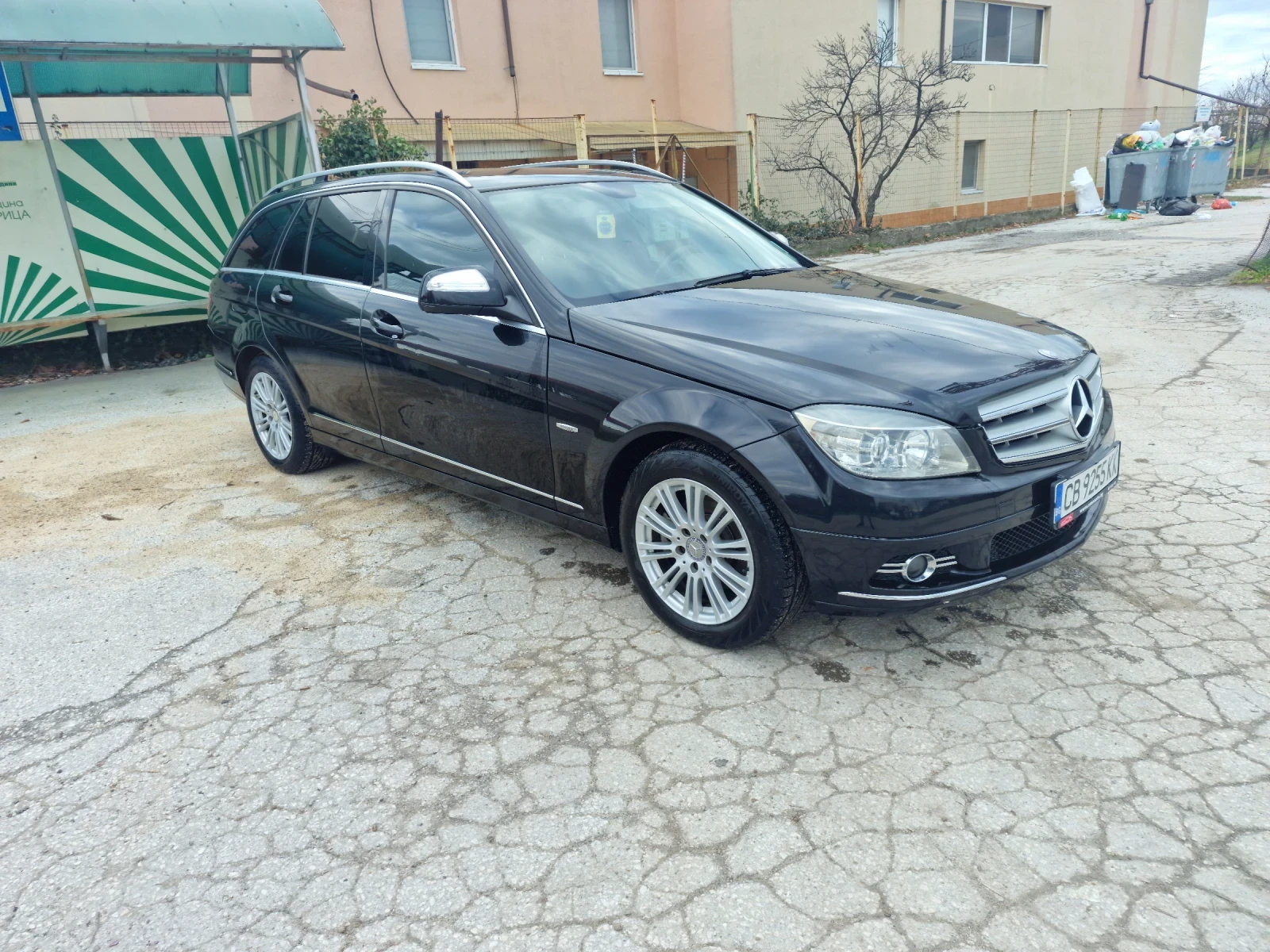 Mercedes-Benz C 220 Avantgarde, снимка 4 - Автомобили и джипове - 54164464