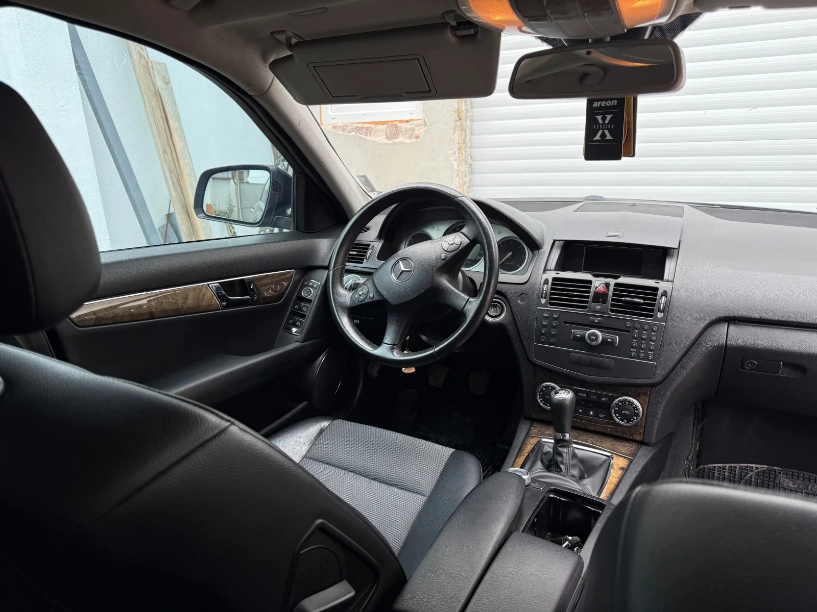 Mercedes-Benz C 220 Avantgarde, снимка 8 - Автомобили и джипове - 54164464