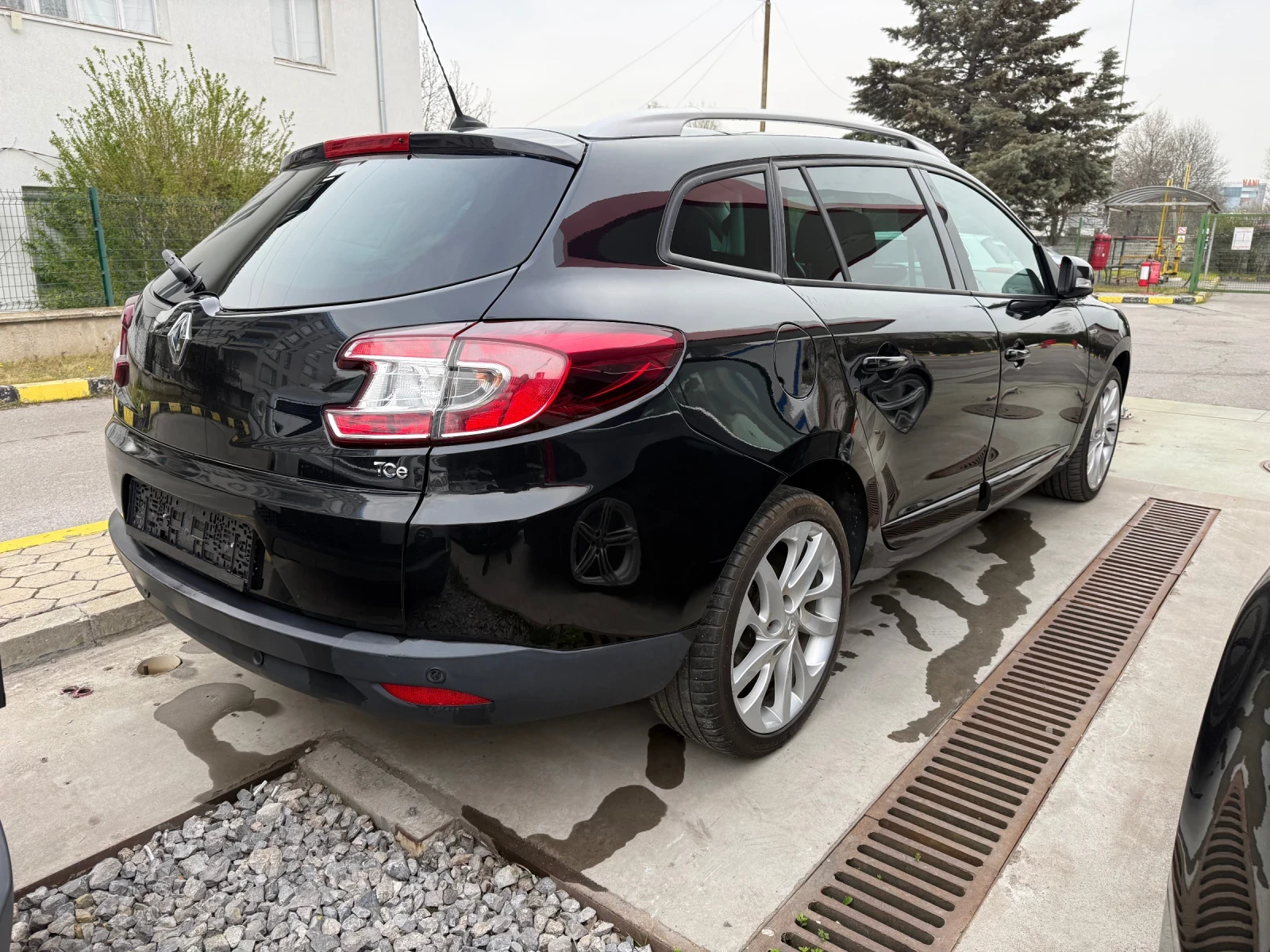 Renault Megane 1.4/BOSE/FULL/Гаранция!, снимка 3 - Автомобили и джипове - 54202989