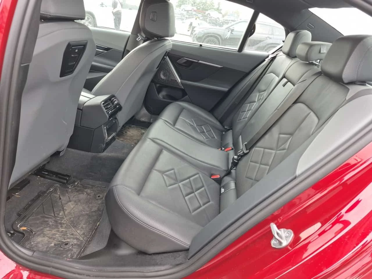 BMW i5 M60 XDRIVE| SWAROWSKI| BOWERS & WILKINS| 2 КЛЮЧА, снимка 11 - Автомобили и джипове - 54225037