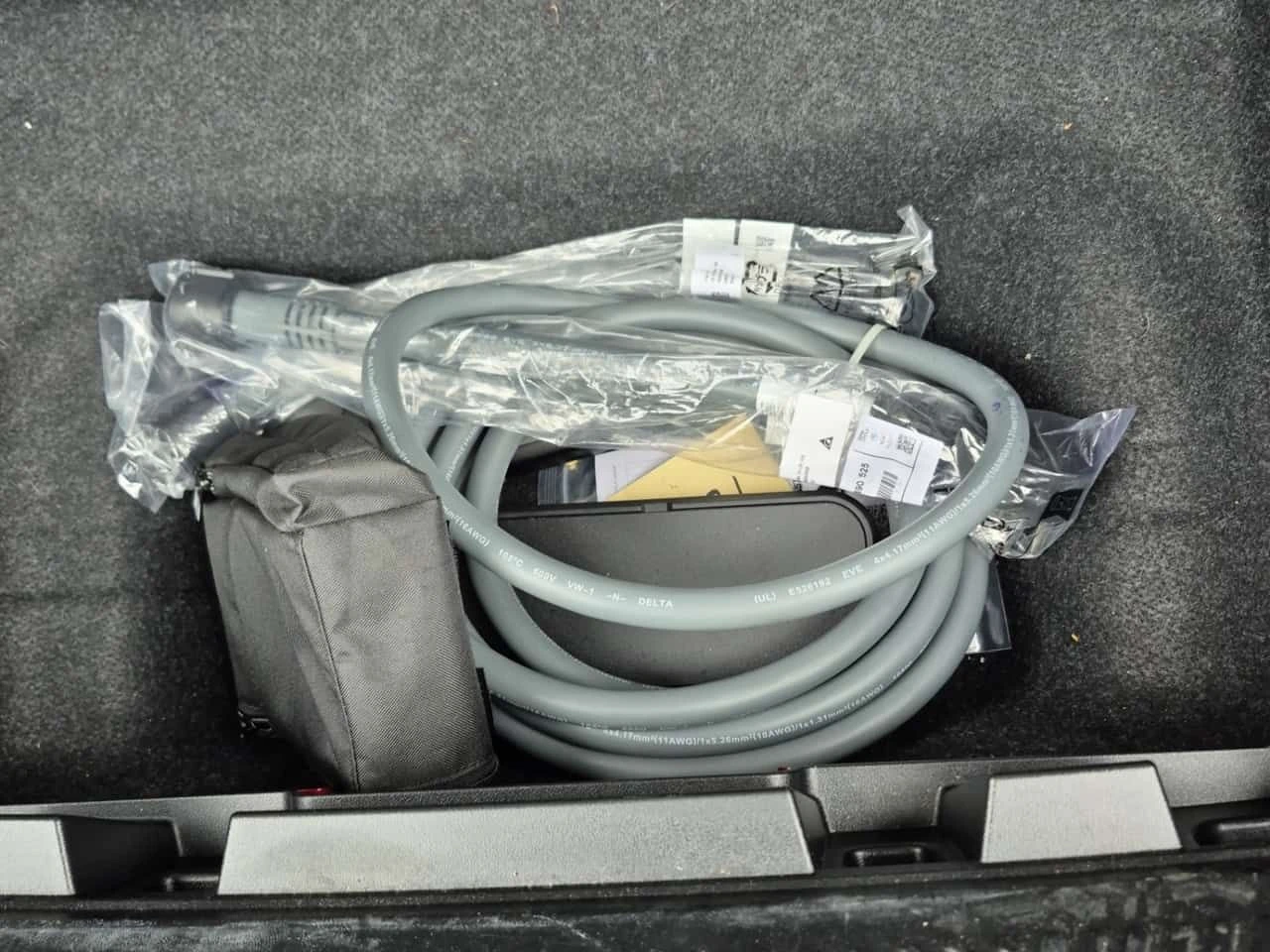 BMW i5 M60 XDRIVE| SWAROWSKI| BOWERS & WILKINS| 2 КЛЮЧА, снимка 16 - Автомобили и джипове - 54225037