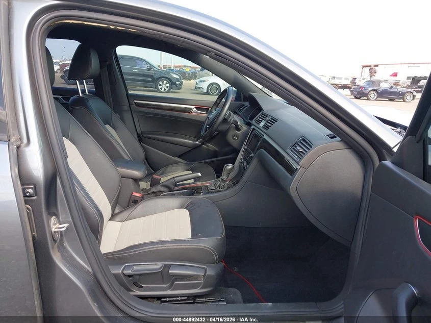 VW Passat 3.6L V-6 DI, DOHC, VVT, 280HP Front Wheel Drive | Mobile.bg � ����������� 5