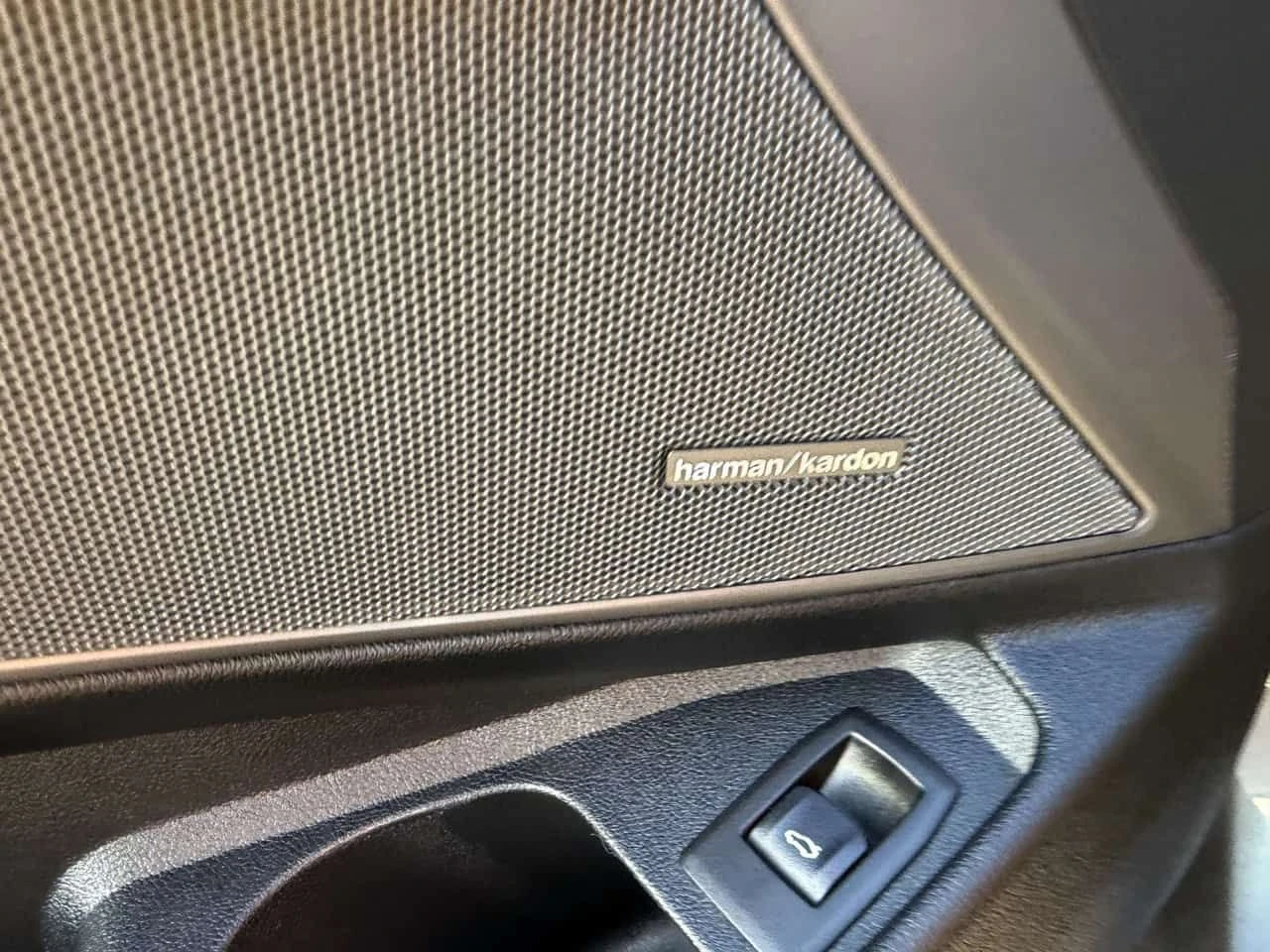 BMW 330 * xDrive * CARFAX * ���� �� �� | Mobile.bg � ����������� 14