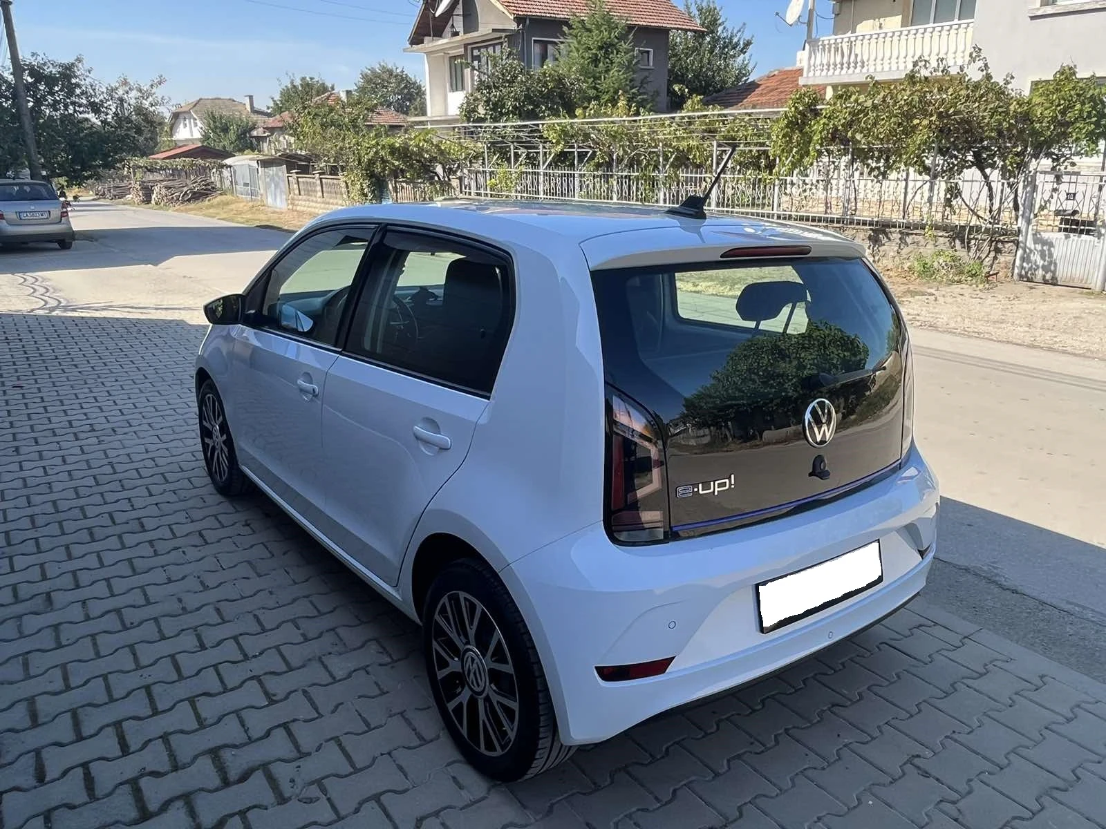 VW Up E-UP, снимка 4 - Автомобили и джипове - 54486802